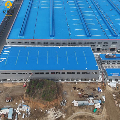 Modern Steel Structure Building with Bolt Connection and Roller Shut Door