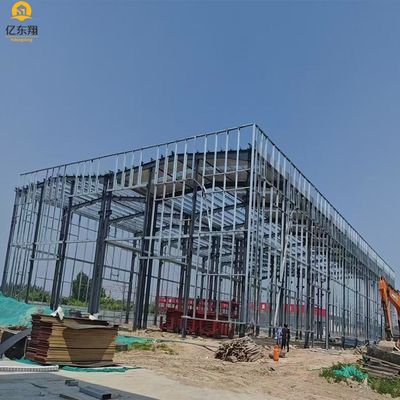 Bâtiment à ossature en acier préfabriqué avec fenêtres en alliage d'aluminium, design moderne et durabilité écologique